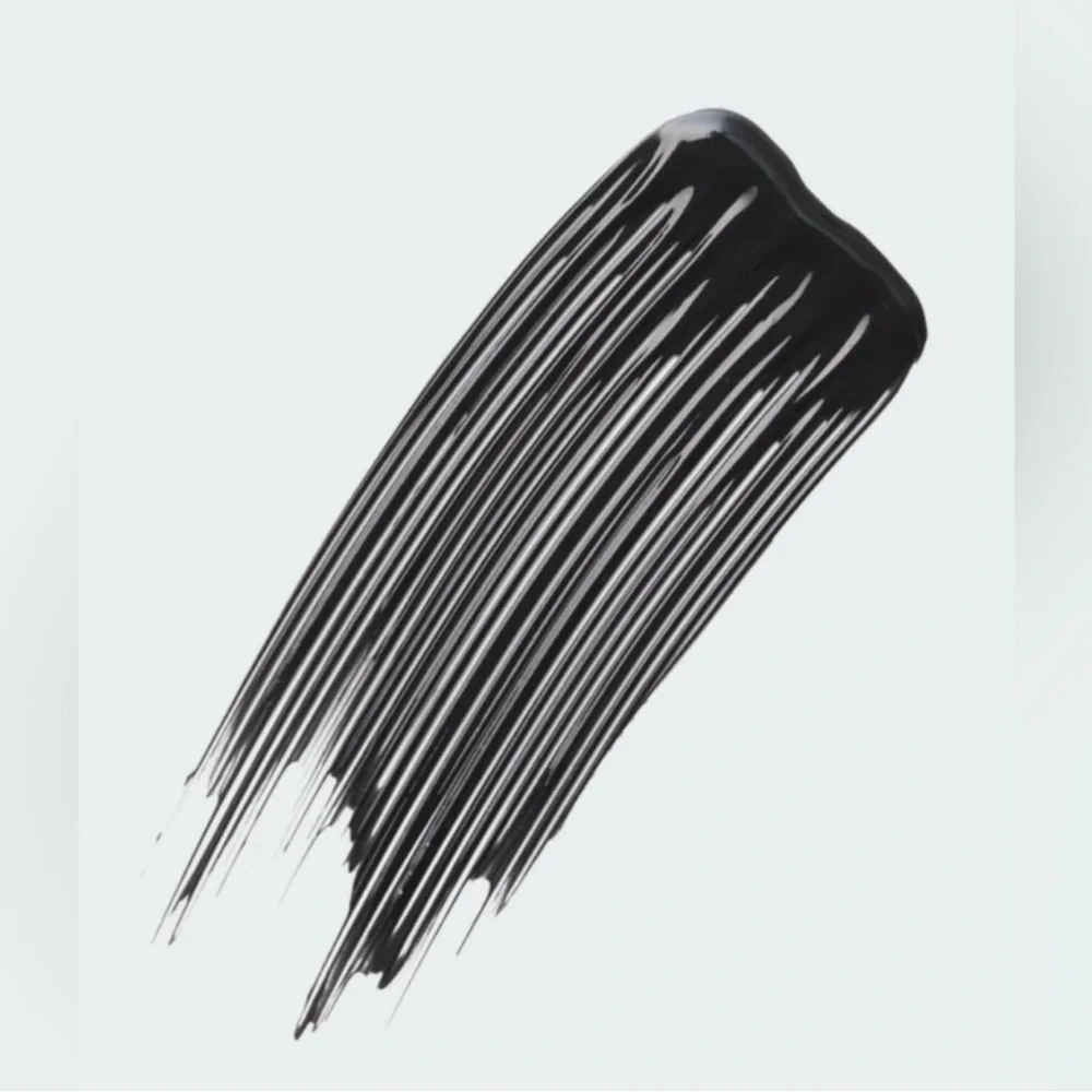 r.e.m. beauty Black Lengthening & Defining Mascara